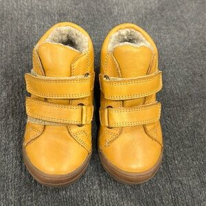 Naturino shoes. Brand new